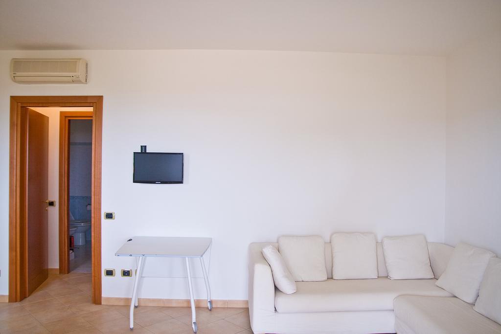 I Mirti Di Porto Pozzo Apartment Exterior photo